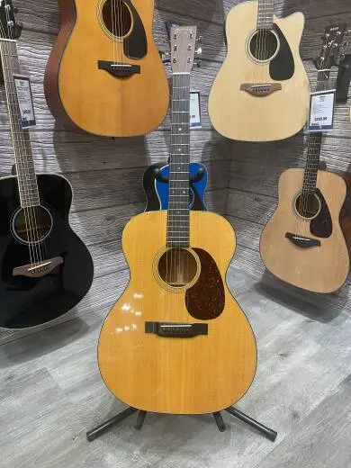 Martin Guitars - 000-18